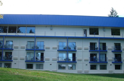 West Hills Hotel | Oyster Bay Inn & Suites