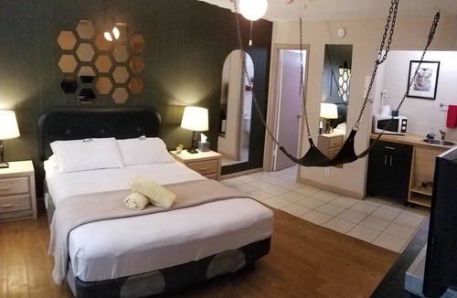 Harbordale Hotel | Inn Leather Guest House - Male Only Lgbt