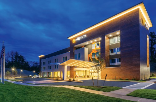 Clifton Park Hotel | La Quinta by Wyndham Clifton Park