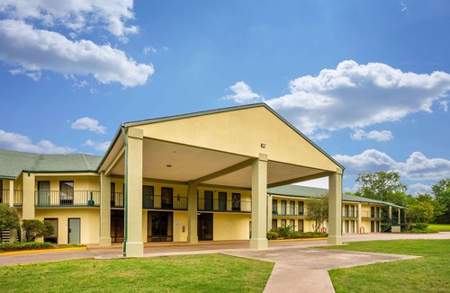 Heber Springs Hotel | Quality Inn & Conference Center