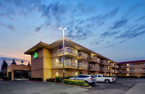 Hayward Hotel | La Quinta by Wyndham Oakland - Hayward