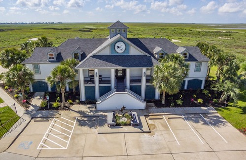 Hitchcock Hotel | Harborwalk Lodge
