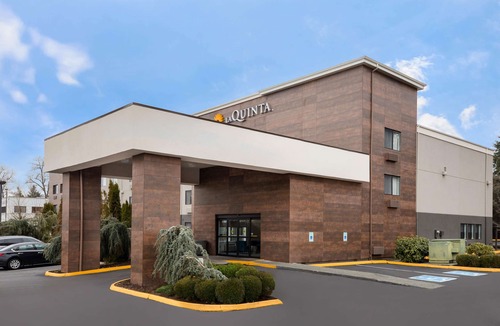 Paine Field-Lake Stickney Hotel | La Quinta Inn by Wyndham Everett