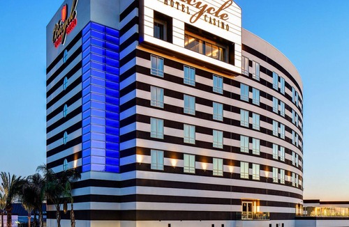 Bell Gardens Hotel | The Bicycle Hotel & Casino