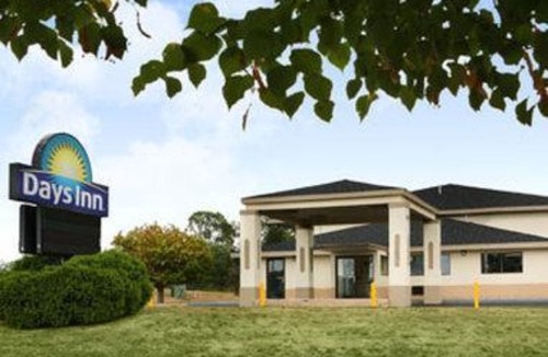 Cloverdale Hotel | Days Inn by Wyndham Cloverdale Greencastle