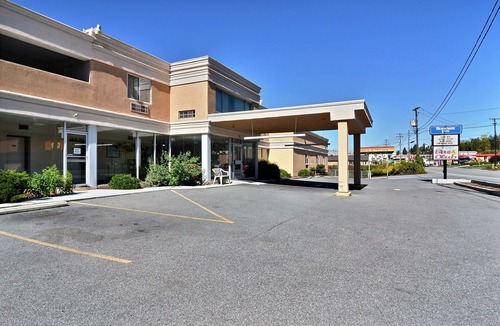 Bedford Hotel | Rodeway Inn Bedford