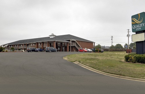 Russellville Hotel | Quality Inn Russellville I-40