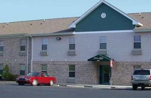 Sellersburg Hotel | Days Inn & Suites by Wyndham Sellersburg