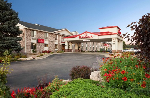 Lake Delton Hotel | Ramada by Wyndham Wisconsin Dells