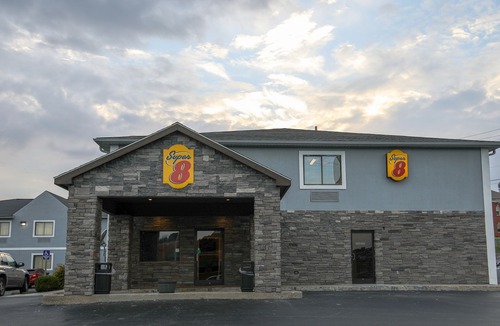 Somerset Hotel | Super 8 by Wyndham Somerset