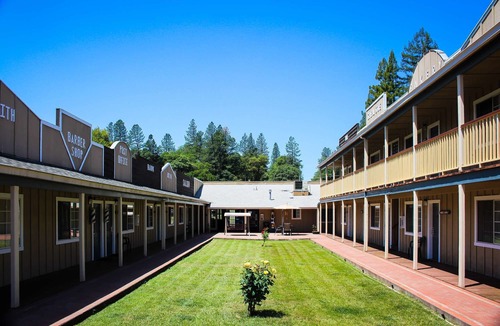 Willits Hotel | The Old West Inn