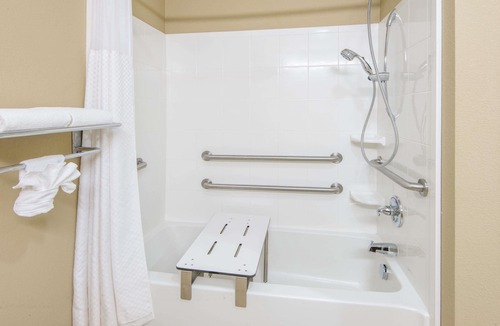 North Canton Hotel | Microtel Inn and Suites North Canton