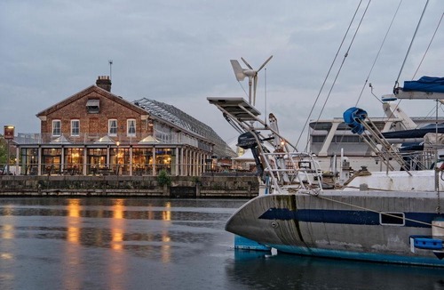 Chatham Hotel | The Ship & Trades