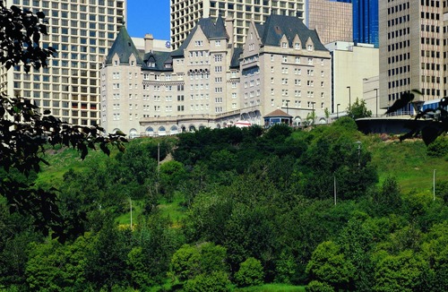 Downtown Edmonton Hotel | The Fairmont Hotel Macdonald