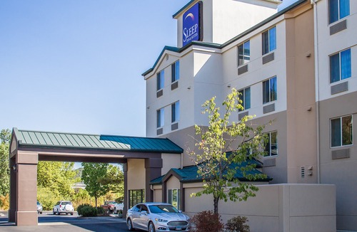Roseburg Hotel | Sleep Inn & Suites Roseburg North Near Medical Center