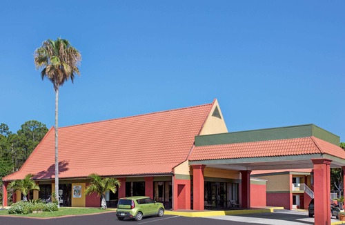Cocoa Hotel | Days Inn by Wyndham Cocoa Cruiseport West at I-95/524