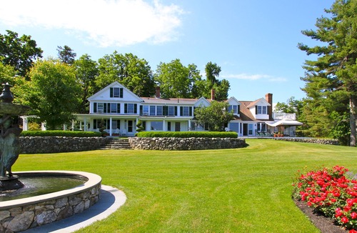 Ashburnham Hotel | The Maguire House Bed & Breakfast