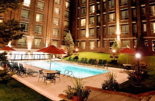 Southeast Calgary Hotel | Hotel Blackfoot