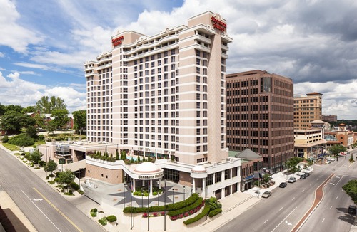 Country Club Plaza Area Hotel | Sheraton Suites Country Club Plaza