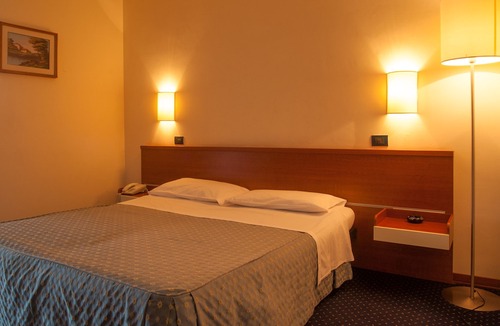Crespellano Hotel | Hotel Elefante Bianco