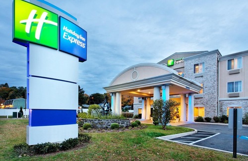 Branford Hotel | Holiday Inn Express Branford-New Haven, an Ihg Hotel