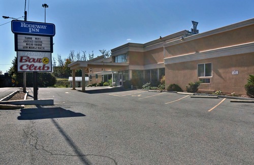 Bedford Hotel | Rodeway Inn Bedford