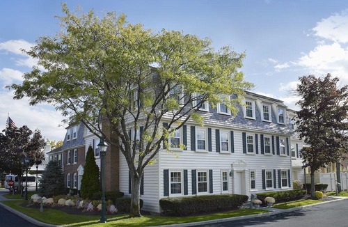 Newtonville Hotel | Crowne Plaza Albany - the Desmond Hotel
