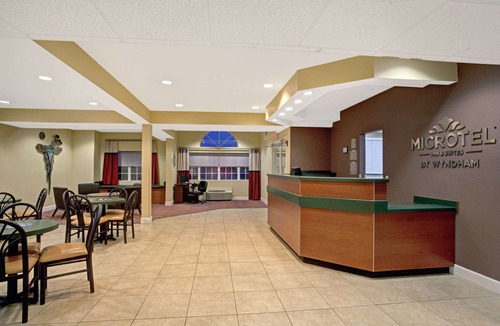 Bushnell Hotel | Microtel Inn & Suites by Wyndham Bushnell