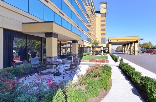 East Bank Hotel | Clarion Hotel Downtown Nashville - Stadium
