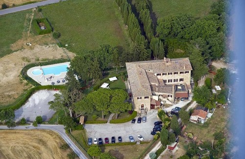 Monteluiano Hotel | Hotel Villa Montegranelli