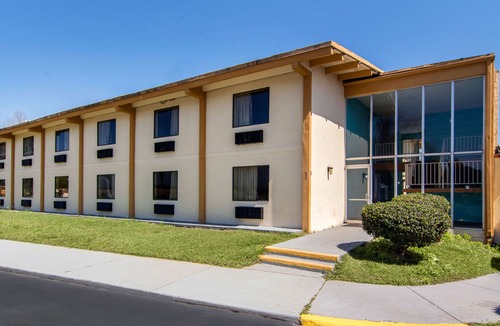 Forsyth Hotel | Travelodge by Wyndham Forsyth