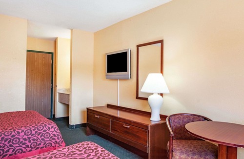 Canastota Hotel | Days Inn by Wyndham Canastota/Verona