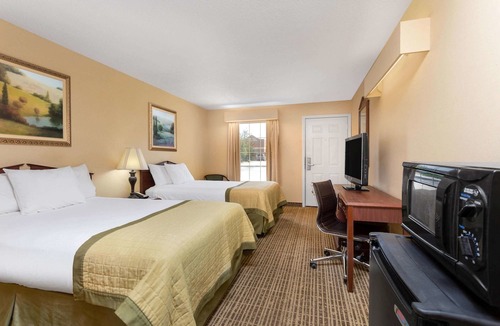 Easley Hotel | Baymont by Wyndham Easley/Greenville