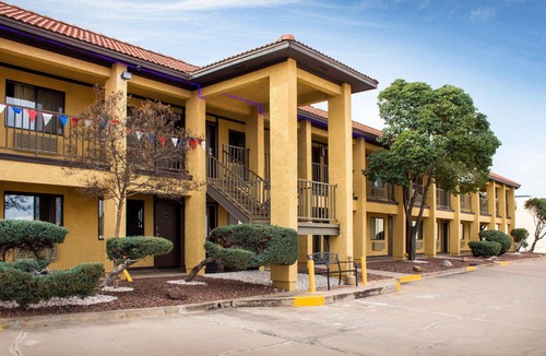 Sierra Vista Hotel | Rodeway Inn Near Ft Huachuca