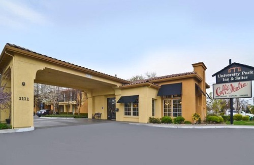 Davis Hotel | University Park Inn & Suites