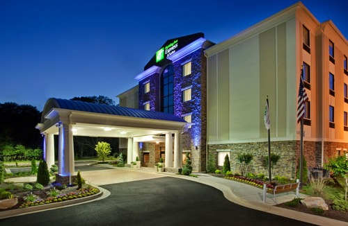 Fairburn Hotel | Holiday Inn Express Hotel & Suites Fairburn, an Ihg Hotel