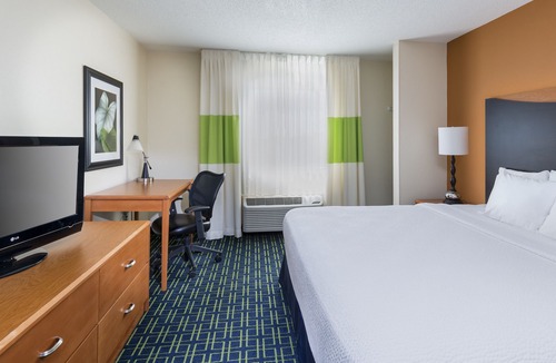 Southwest Topeka Hotel | Fairfield Inn Topeka