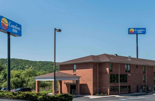 Pine Grove Hotel | Comfort Inn Pine Grove