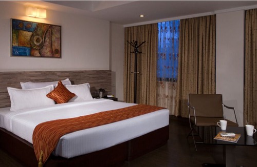 Town Hall Hotel | Metro Park Inn