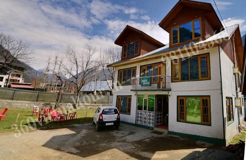 Laripora Hotel | OYO 18990 Hotel Bright Palace