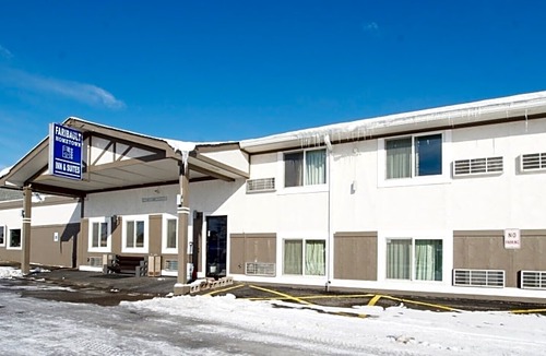 Faribault Hotel | Faribault Hometown Inn & Suites