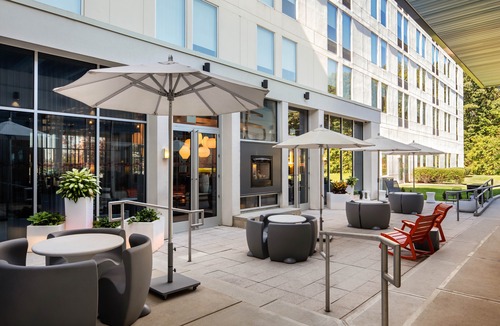 Linthicum Heights Hotel | Aloft BWI Baltimore Washington International Airport