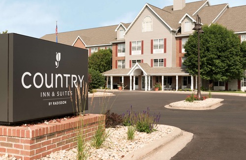 Monona Hotel | Country Inn & Suites by Radisson, Madison, WI