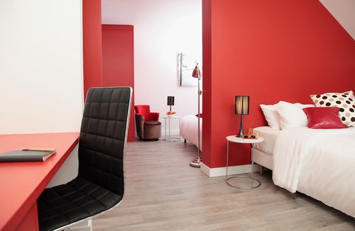 Saint-Pierre-la-Garenne Hotel | Les Canisses