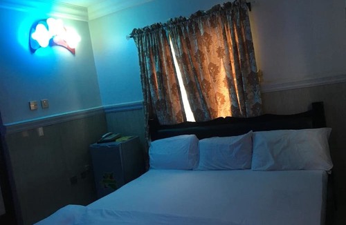 Oshodi-Isolo Hotel | Royal Castle Hotel