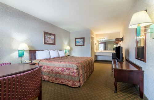 Greenville Hotel | Days Inn by Wyndham Greenville