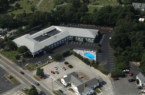 South Yarmouth Hotel | Ambassador Inn and Suites