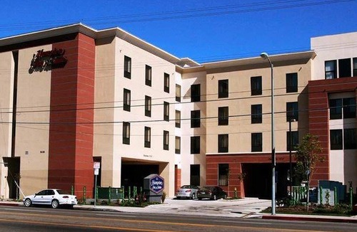 Van Nuys Hotel | Hampton Inn & Suites Sherman Oaks