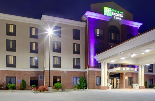 Cross Lanes Hotel | Holiday Inn Express & Suites Cross Lanes, an Ihg Hotel