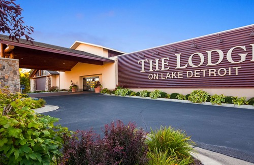 Detroit Lakes Hotel | Best Western Premier the Lodge on Lake Detroit